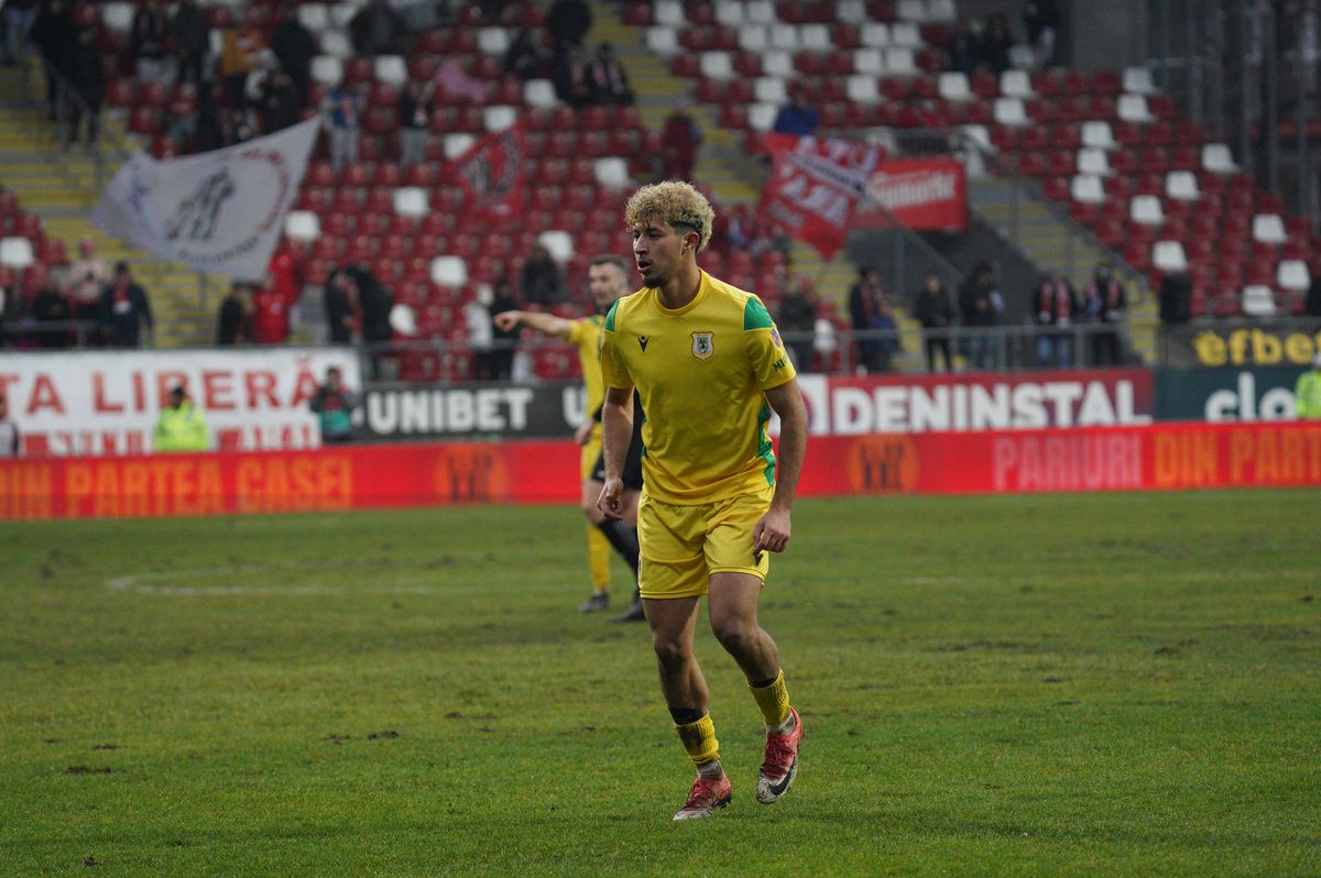 Așa, da! Gazonul de pe Arena Națională arată impecabil, cu câteva ore înainte de FCSB - Farul