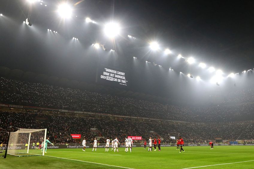 Stadionul San Siro a fost luminat pentru Mike Maignan Foto: Guliver/GettyImages