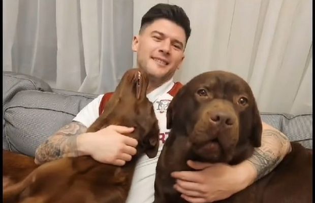 După ce a învins-o pe Dinamo, Cristian Săpunaru s-a împrietenit cu câinii » Imaginile postate de căpitanul Rapidului