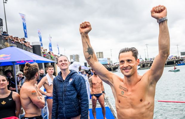 Constantin Popovici este noul campion din Seria Mondială Cliff Diving » Urmează Campionatele Mondiale de la Doha