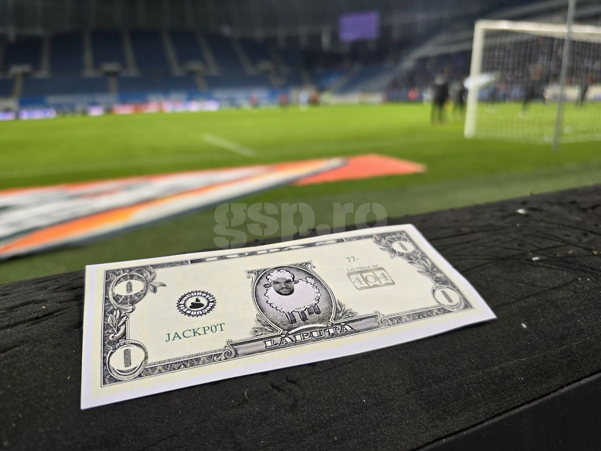 O peluză întreagă a aruncat cu bani falși spre el! Inamicul numărul 1 la Craiova - FCSB: „Normal că ți-ai înșelat și echipa, și nevasta!”