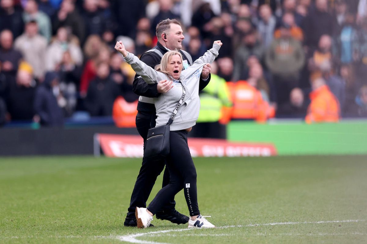 Sânge și fani pe teren! Incidente grave în Cupa Angliei » West Brom - Wolves, suspendat 34 de minute după confruntarea violentă din tribune
