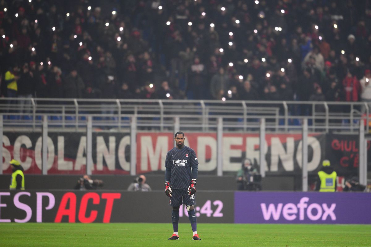 San Siro s-a luminat pentru Mike Maignan! » Meciul lui Milan, dedicat luptei antirasism. Întrerupt pentru portar!