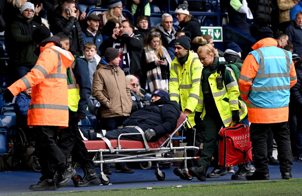 Sânge și fani pe teren! Incidente grave în Cupa Angliei » West Brom - Wolves, suspendat 34 de minute după confruntarea violentă din tribune