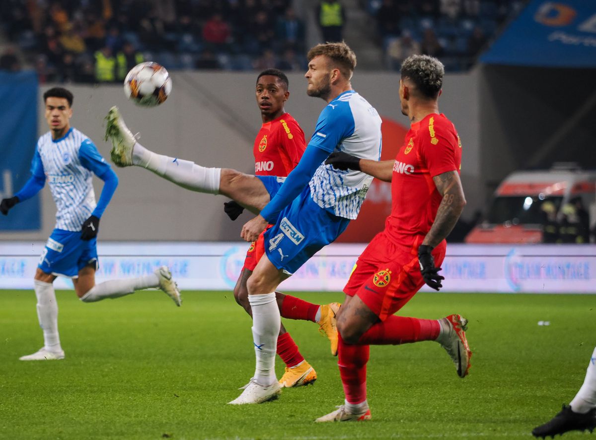 Cele mai spectaculoase imagini din Universitatea Craiova - FCSB