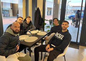 S-au pus la masă! » A ajuns la București și discută acum 3 posibile plecări de la Dinamo