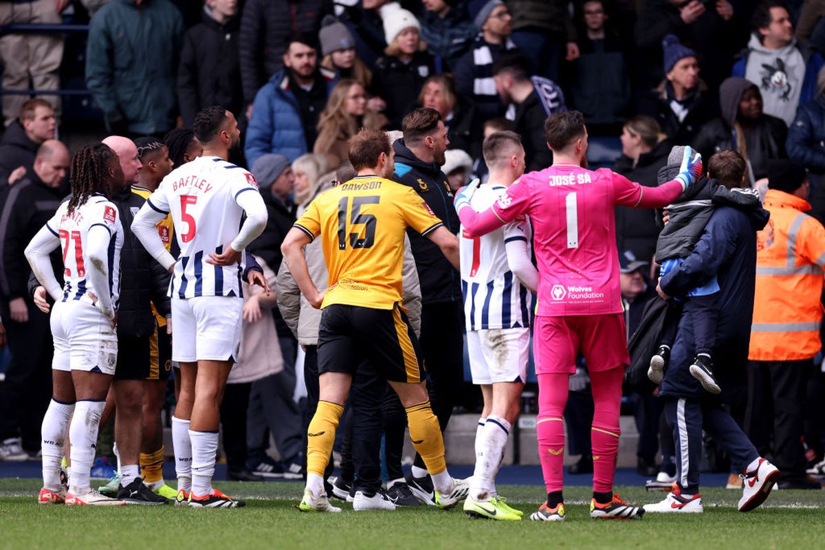 Incidente sângeroase la meciul West Bromwich - Wolverhampton