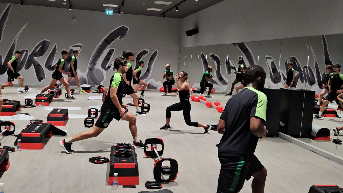 Concordia Chiajna s-a pregătit cu o antrenoare de fitness! Imagini inedite de la antrenament: cine i-a îmblânzit pe fotbaliști