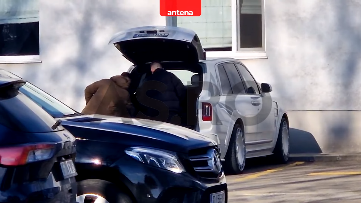 Mirel Rădoi a ajuns la Craiova! Primele imagini cu noul antrenor al oltenilor » Cine l-a întâmpinat