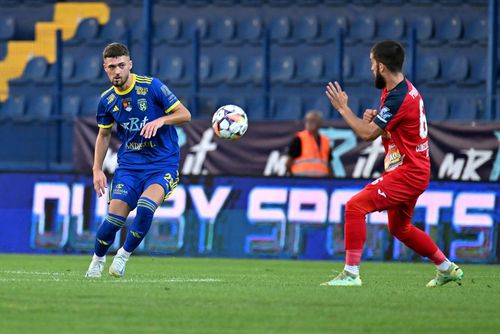 Rassambek Akhmatov (dreapta) va evolua pentru Unirea Slobozia, foto: Imago Images