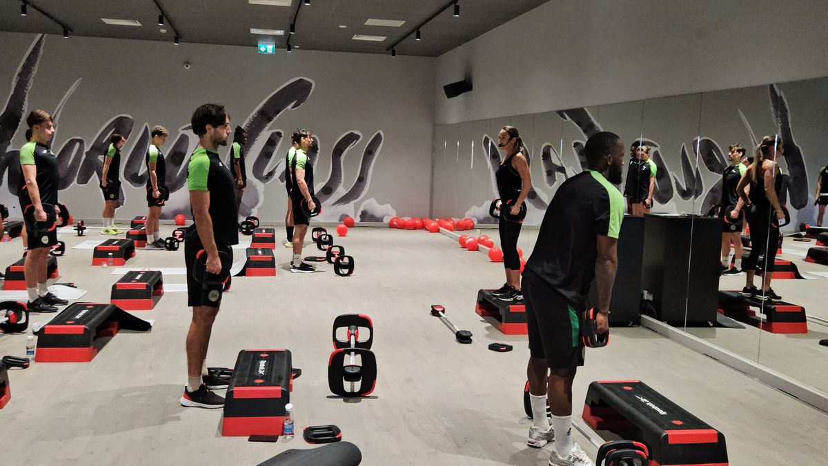 Concordia Chiajna s-a pregătit cu o antrenoare de fitness! Imagini inedite de la antrenament: cine i-a îmblânzit pe fotbaliști