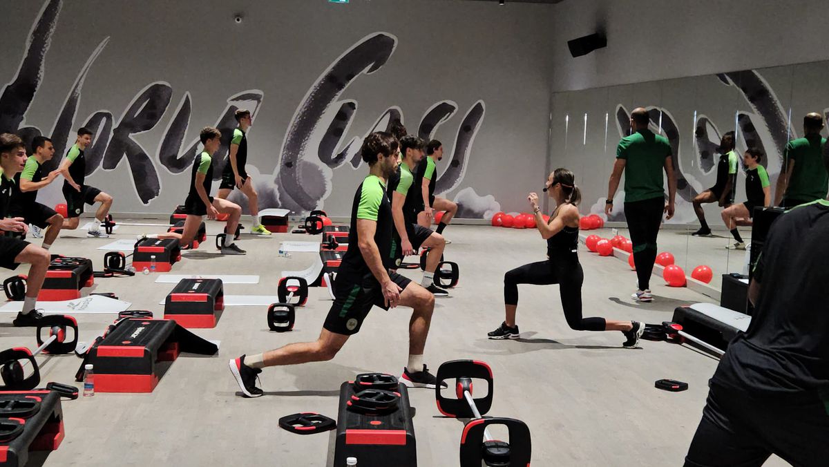 Concordia Chiajna s-a pregătit cu o antrenoare de fitness! Imagini inedite de la antrenament: cine i-a îmblânzit pe fotbaliști