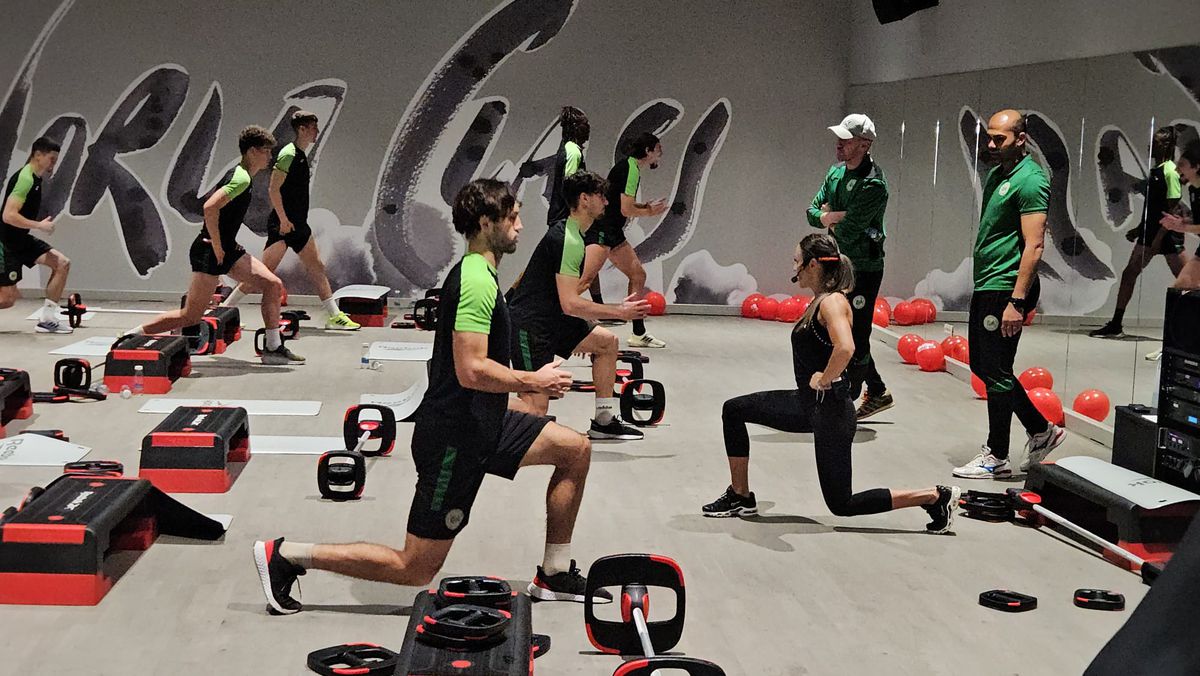 Concordia Chiajna s-a pregătit cu o antrenoare de fitness! Imagini inedite de la antrenament: cine i-a îmblânzit pe fotbaliști