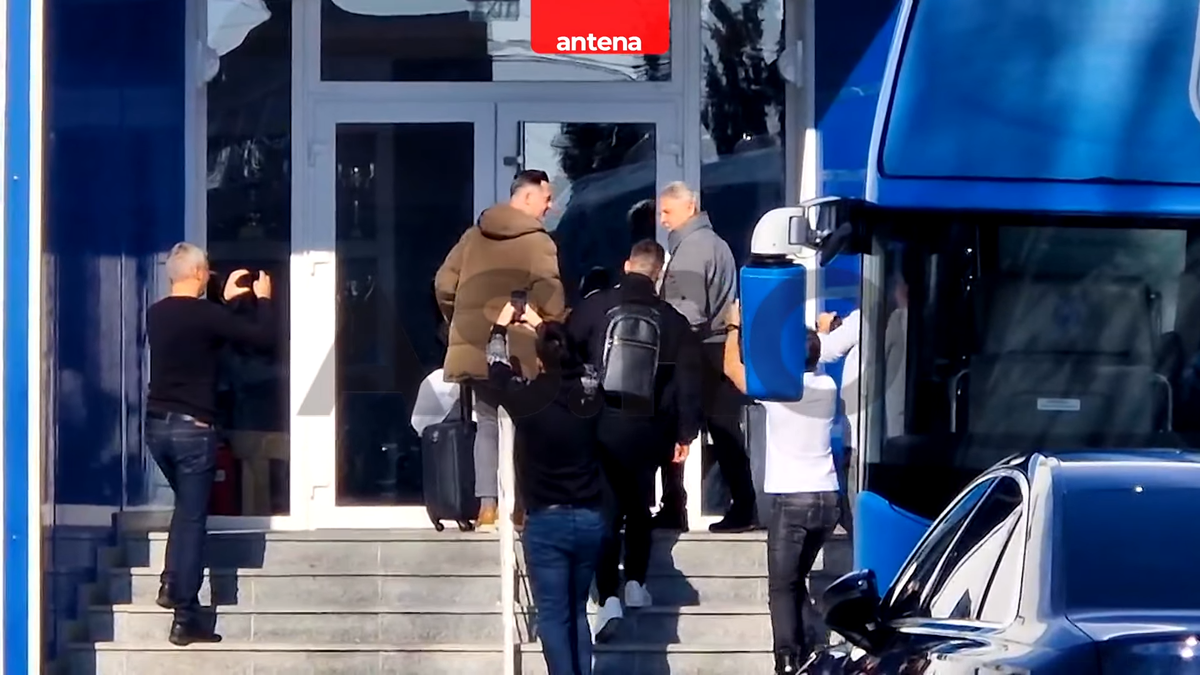 Mirel Rădoi a ajuns la Craiova! Primele imagini cu noul antrenor al oltenilor » Cine l-a întâmpinat