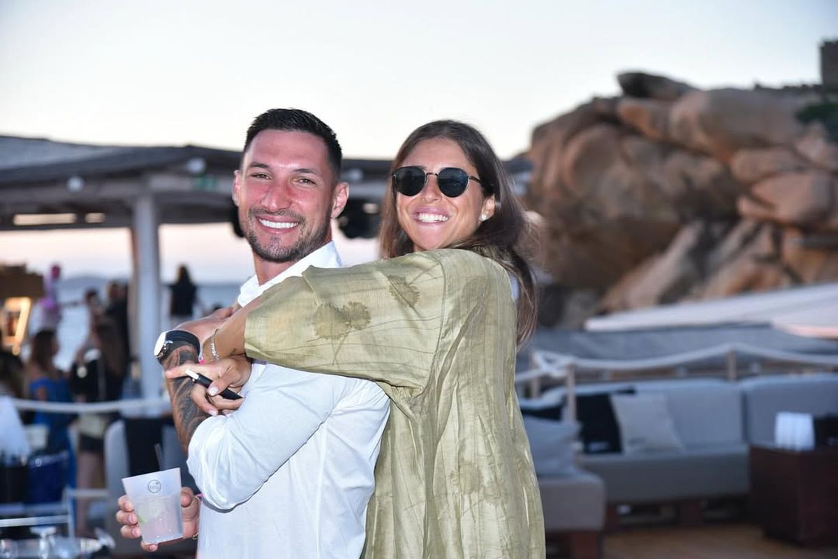 Vedeta lui Napoli și-a cerut iubita în căsătorie » Fotbalistul, avertizat: „Nu va fi ușor să fii viitorul meu soț”