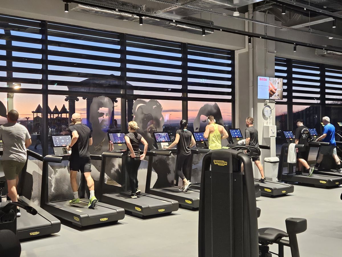 Antrenament Concordia Chiajna la deschiderea sălii World Class Cosmopolis + imagini fitness