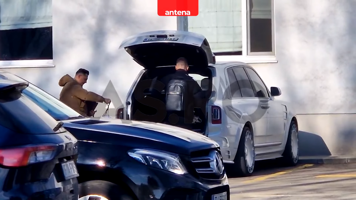 Mirel Rădoi a ajuns la Craiova! Primele imagini cu noul antrenor al oltenilor » Cine l-a întâmpinat