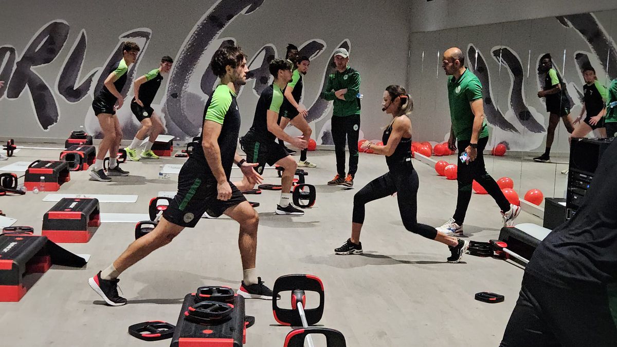 Concordia Chiajna s-a pregătit cu o antrenoare de fitness! Imagini inedite de la antrenament: cine i-a îmblânzit pe fotbaliști