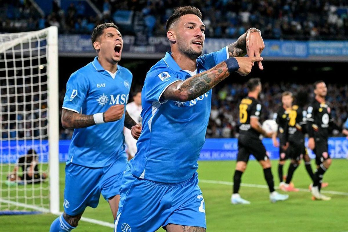 Vedeta lui Napoli și-a cerut iubita în căsătorie » Fotbalistul, avertizat: „Nu va fi ușor să fii viitorul meu soț”