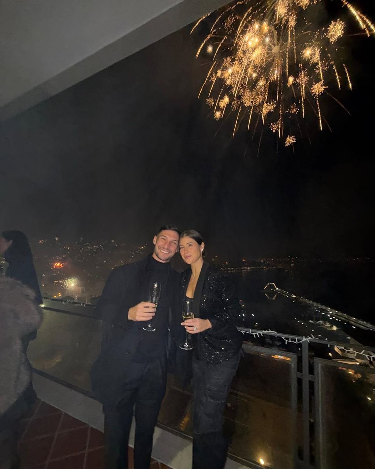 Vedeta lui Napoli și-a cerut iubita în căsătorie » Fotbalistul, avertizat: „Nu va fi ușor să fii viitorul meu soț”