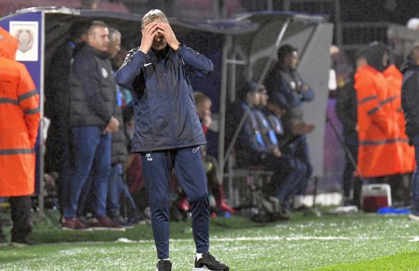 Dat afară din Superliga, antrenorul n-a mai rezistat și a izbucnit: „Hai să vă spun cum a stat treaba! De ce a plecat înainte de meciul cu FCSB?”