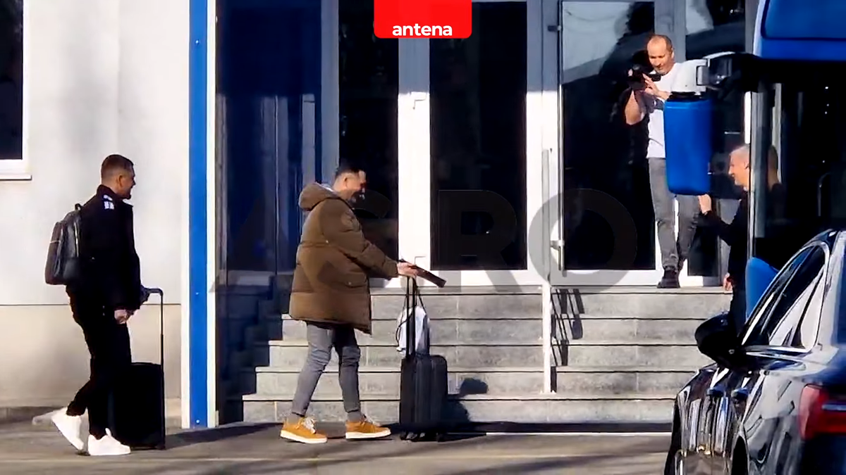 Mirel Rădoi a ajuns la Craiova! Primele imagini cu noul antrenor al oltenilor » Cine l-a întâmpinat