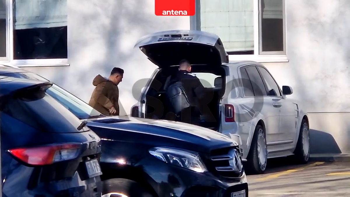 Mirel Rădoi a ajuns la Craiova! Primele imagini cu noul antrenor al oltenilor » Cine l-a întâmpinat