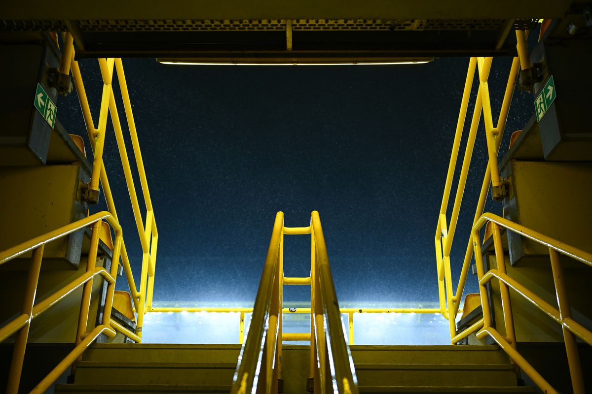 Inter Milano a spart „Zidul Galben”, dar Cristi Chivu ratează calificarea directă în „optimi”