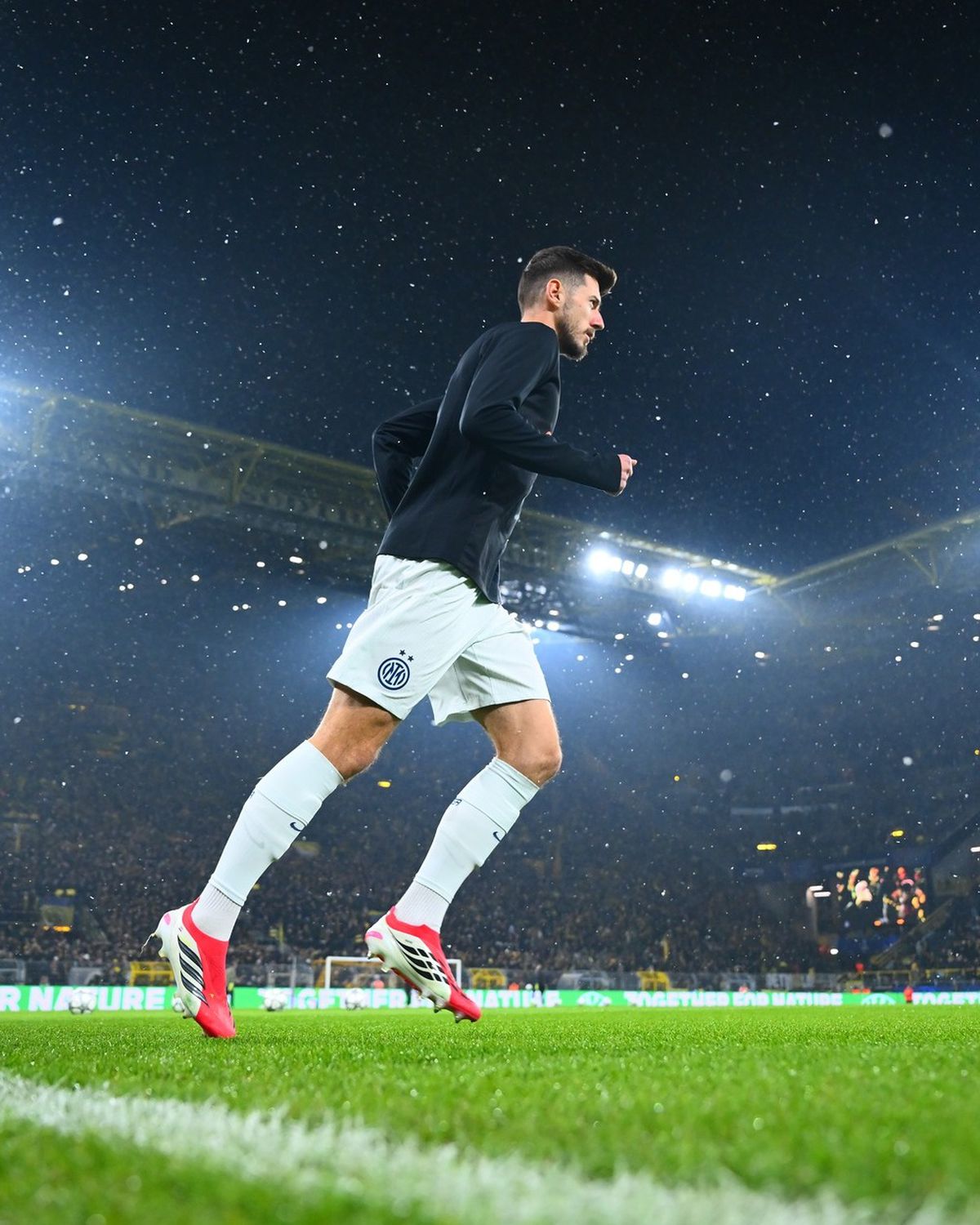 Inter Milano a spart „Zidul Galben”, dar Cristi Chivu ratează calificarea directă în „optimi”