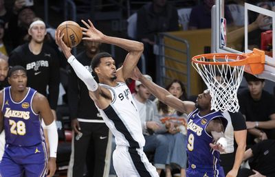 „Sunt îngrozit. Îmi pun întrebări despre propria viață” » Una din cele mai mari vedete din NBA a criticat acțiunile agenților ICE