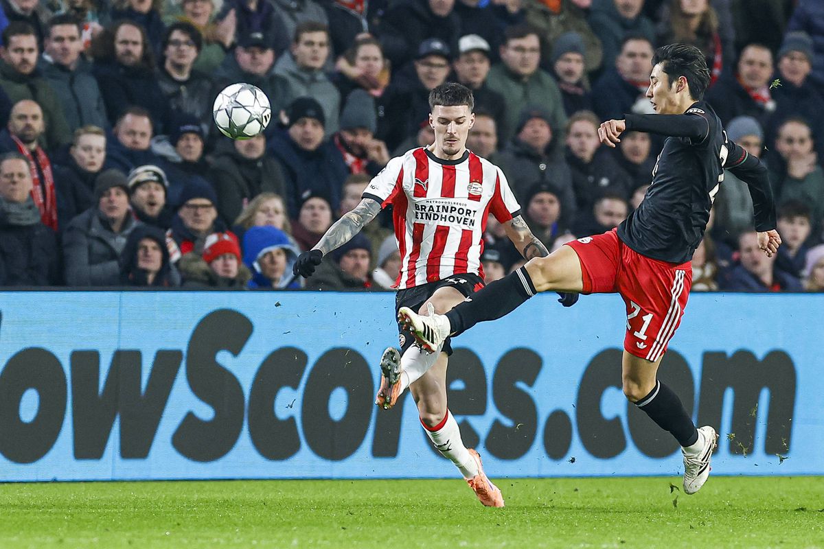 PSV - Bayern, cu Dennis Man titular