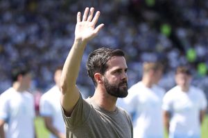 Mesaj emoționant la retragerea lui Miralem Pjanic » „Fotbalul a fost muzica mea. Pianul a fost terenul meu”