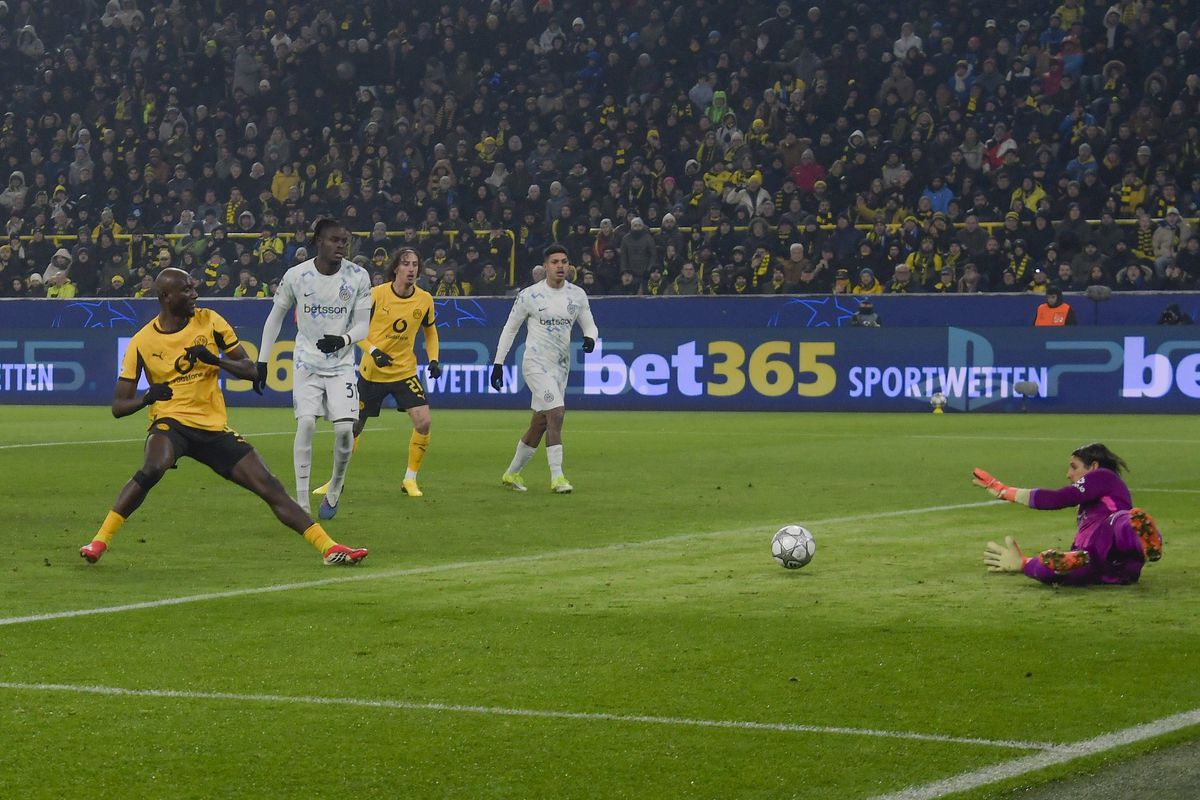 „Pentru prima dată” » Ce au remarcat jurnaliștii italieni la Cristi Chivu, în victoria cu Dortmund + Nota primită de român