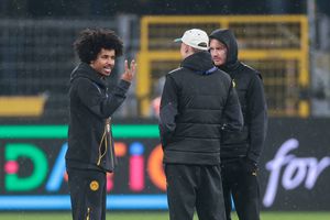 Borussia Dortmund - Inter » Istvan Kovacs îl arbitrează pe Chivu: start de partidă