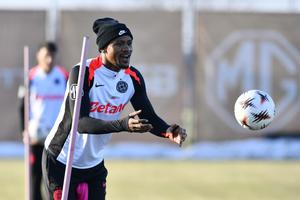 Presa din Africa a reacționat după ce Ngezana și-a prelungit contractul cu FCSB: „Există în continuare semne de întrebare”