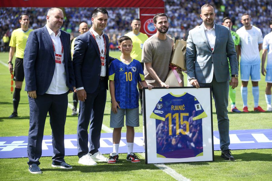Mesaj emoționant la retragerea lui Miralem Pjanic: „Fotbalul a fost muzica mea. Pianul meu a fost terenul”