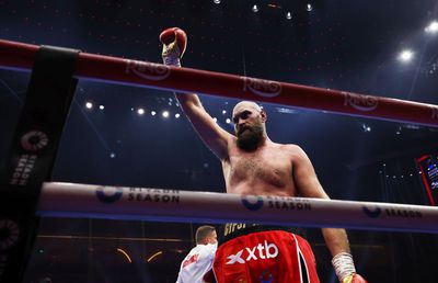 Tyson Fury revine oficial în ring în aprilie: „Cineva să-i spună regelui că asul s-a întors”