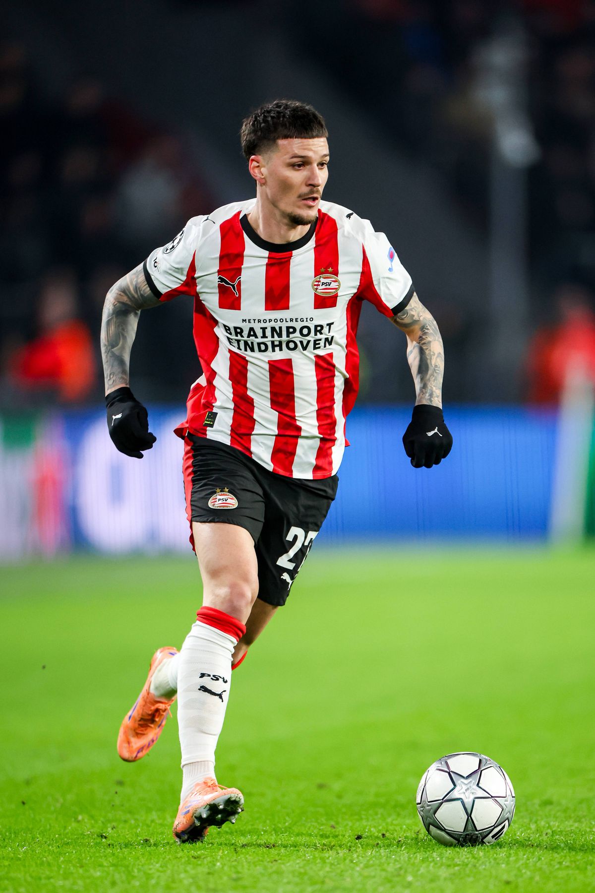 Dennis Man, eliminat de Kane din Liga Campionilor » PSV a fost prea mică pentru Bayern