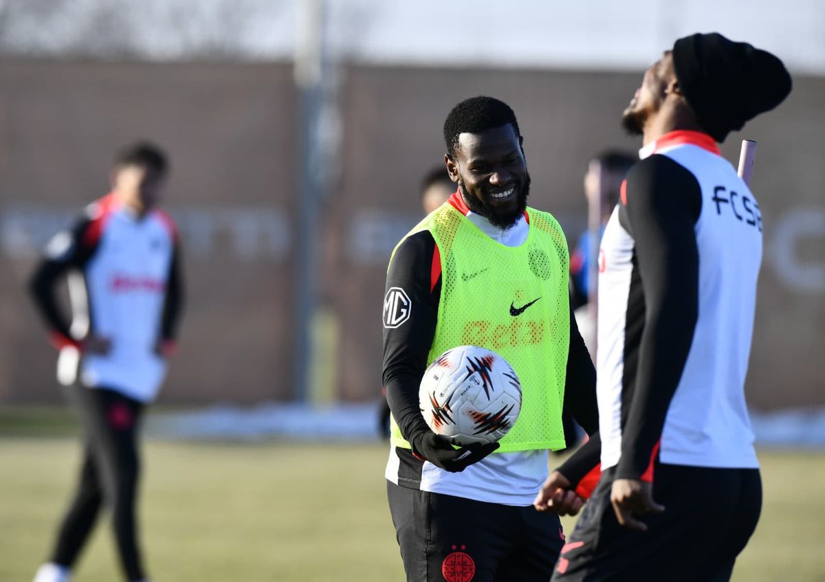 „Papagalii încep să sară din nou” » Gata cu amabilitățile: Elias Charalambous a ieșit la atac