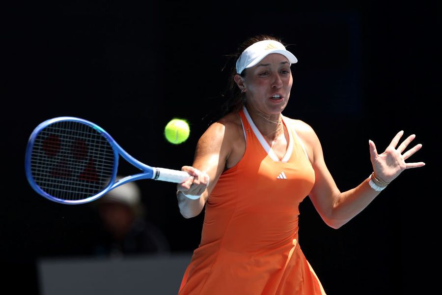 Jessica Pegula în acțiune la Australian Open 2026 Foto: Guliver/GettyImages A treia semifinală de Grand Slam pentru numărul 6 WTA, care își domină copios compatrioatele: 14-1 în meciurile recente!