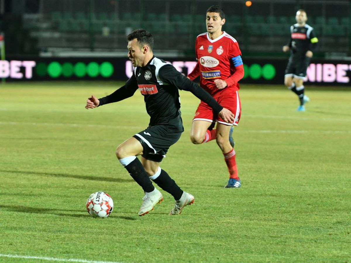 Decizie surprinzătoare în plină pandemie: clubul din Liga 1 care-și trimite jucătorii acasă