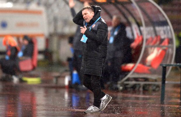 DINAMO - CLINCENI 0-1 // Dusan Uhrin nu s-a mai putut abține: „Sunt furios pe jucători, pe tot! Doar fanii o fac mare pe Dinamo”