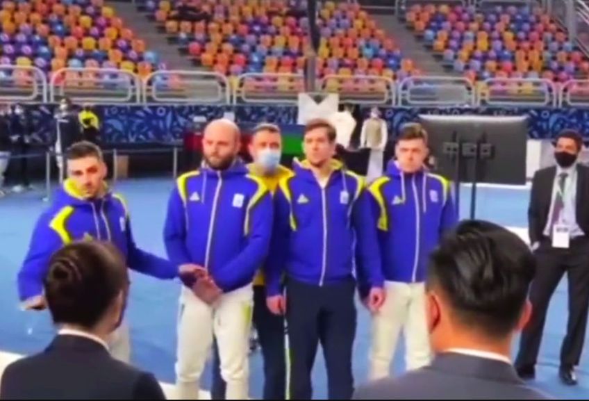 Echipa masculină de floretă a Ucrainei a plecat de pe planșă înaintea disputei cu Rusiei, din optimile de finală ale etapei de Cupă Mondială de la Cairo.