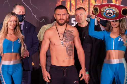 Vasiliy Lomachenko (34 ani), fost campion mondial de box la categoria pană, a anunțat că va lupta alături de armata ucraineană, după ce Federația Rusă a invadat țara vecină joi dimineața.