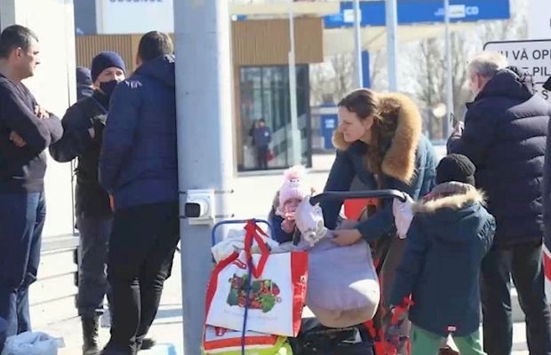 FCSB, gata să primească refugiați din Ucraina la baza din Berceni: „E posibil ca azi să vină. Avem condiții pentru 400-500 de oameni”