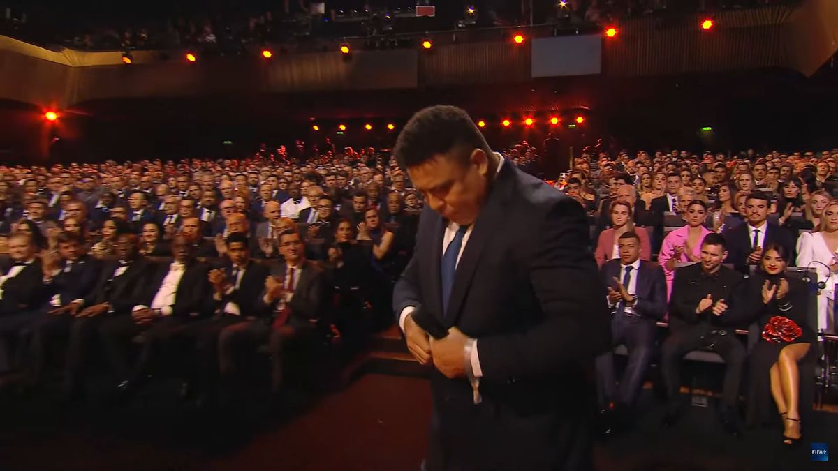 Răzvan Burleanu, prezent la gala „The Best” alături de nume mari din lumea fotbalului » Lângă cine s-a afișat președintele FRF