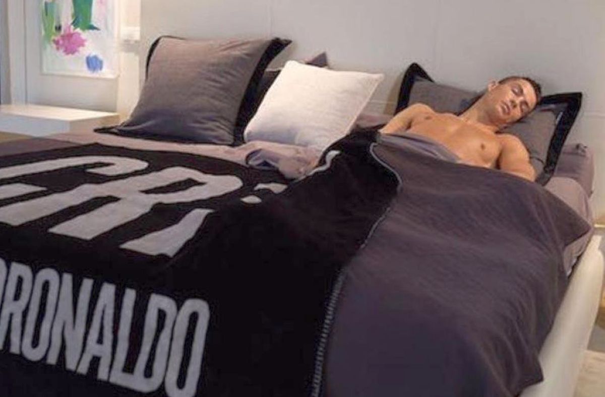 Cele mai tari meme-uri după gala FIFA The Best » Fanii l-au ironizat pe Cristiano Ronaldo