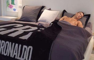 Cele mai tari meme-uri după gala FIFA The Best » Fanii l-au ironizat pe Cristiano Ronaldo