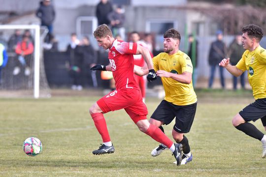 Dinamo a câștigat clar cu Unirea Constanța, scor 6-0, însă Ovidiu Burcă și jucătorii nu s-au entuziasmat prea tare de succesul ce a dus echipa pe locul 6, de play-off.