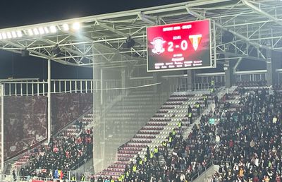 Bătaie cruntă în Giulești » Război pe stradă între ultrașii celor de la Rapid, Steaua și UTA: 4 persoane rănite, 5 autoturisme avariate